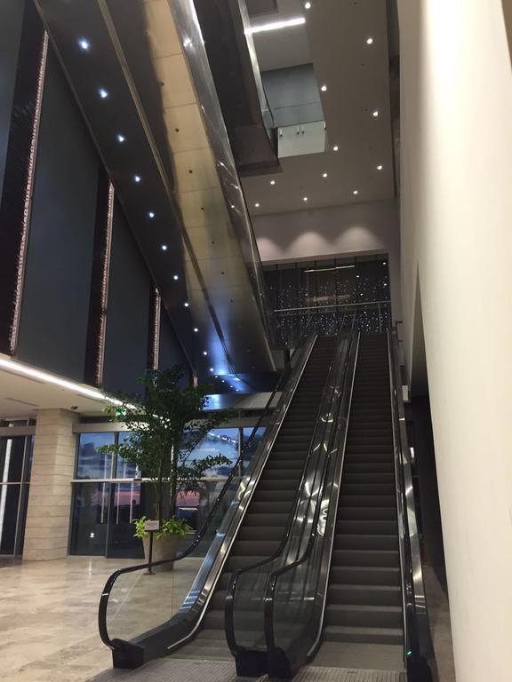 Estelar Cartagena De Indias Hotel Y Centro De Convenciones Extérieur photo Escalator at the airport