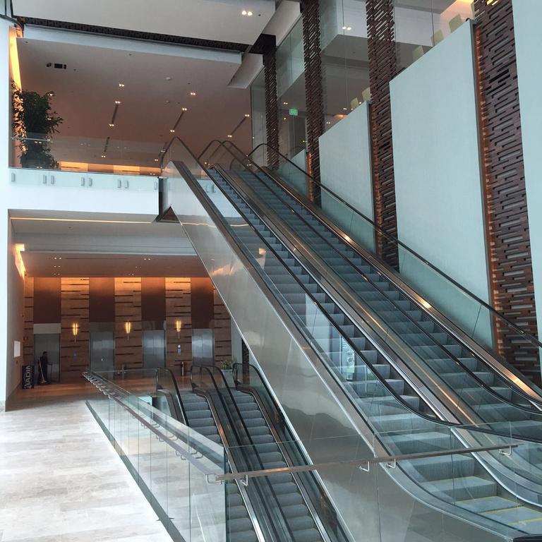 Estelar Cartagena De Indias Hotel Y Centro De Convenciones Extérieur photo Escalators at the airport