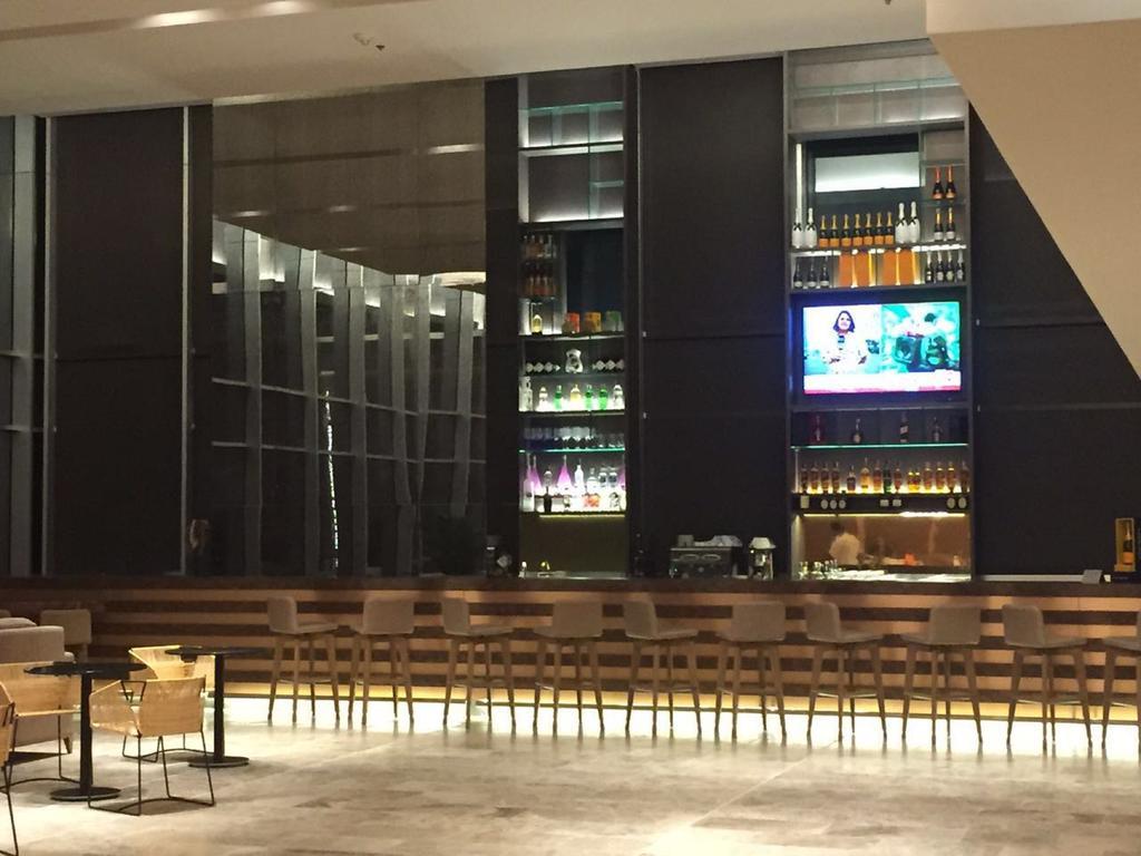 Estelar Cartagena De Indias Hotel Y Centro De Convenciones Extérieur photo The bar at the 2018-19 season's opening night