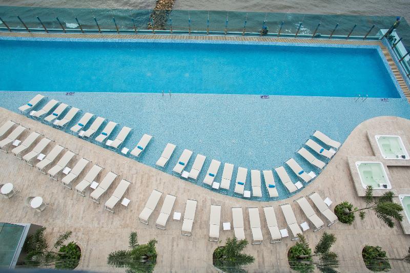 Estelar Cartagena De Indias Hotel Y Centro De Convenciones Extérieur photo The pool at the 101 Sky Lounge